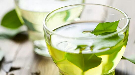 Green tea is an extremely healthy drink consumed on the Japanese diet. 